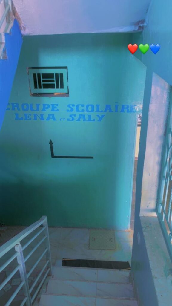 groupe scolaire lena saly escalier